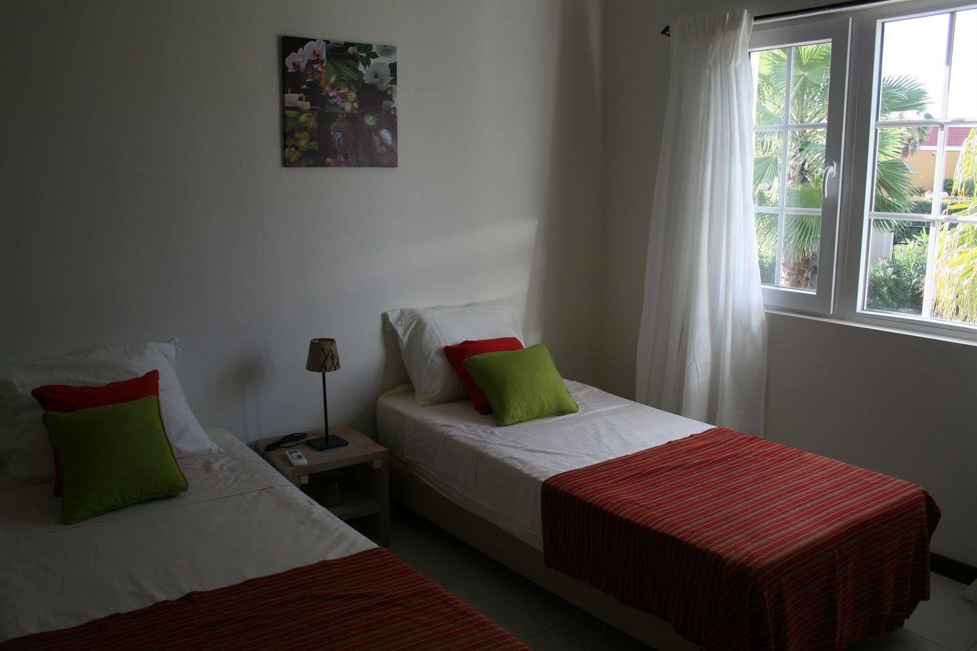 Hibiscus Beach House Jan Thiel Kültér fotó